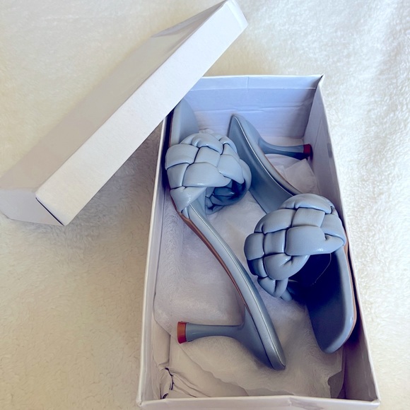 Women sandal - Picture 2 of 4